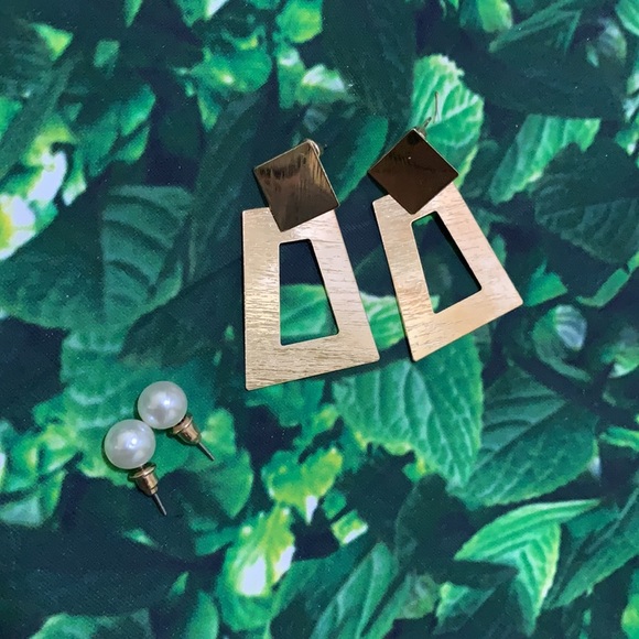 Earring Set - Picture 3 of 3